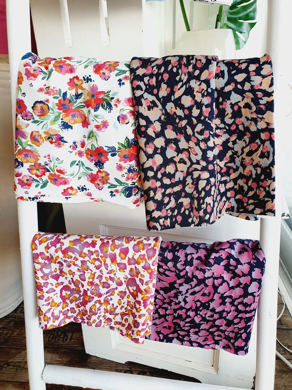 Megan Blue Fabrics Jersey Digitaldruck New Leo pink/dunkelblau